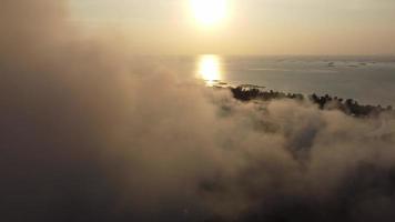 drone schoot rook vrij door verbranding video