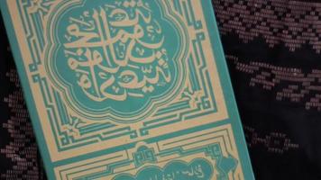 bewegingsvideo van een koran van bovenaf video