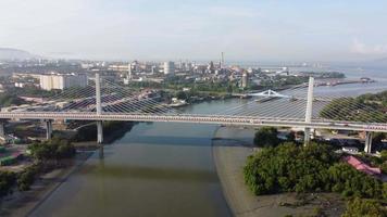 vista aerea ponte sul fiume prai video