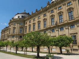 la ciudad de wuerzburg en el río principal foto