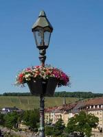 la ciudad de wuerzburg en el río principal foto