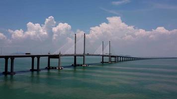 Bewegen Sie sich langsam in Richtung der zweiten Brücke von Penang video