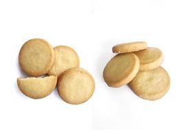 galletas de mantequilla aisladas sobre fondo blanco foto