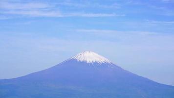 monte. fuji y nubes que fluyen video