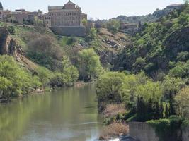 la ciudad vieja de toledo en españa foto