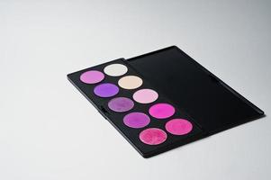 foto de primer plano de la paleta de sombras de ojos de maquillaje.