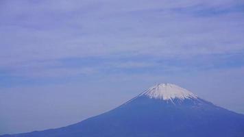 monte. fuji y nubes que fluyen video