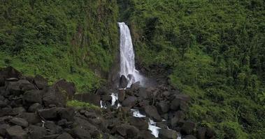 cascate di trafalgar in dominica, isole caraibiche video