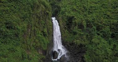 cascadas de trafalgar en dominica, islas del caribe video