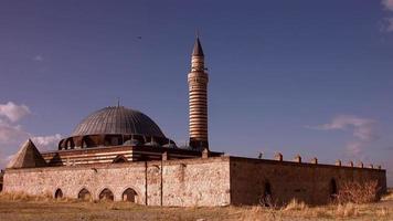 historische Moschee. Osmanische historische Moschee. Ein großartiges Video, das die traditionelle Moscheenarchitektur widerspiegelt. video