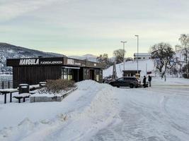 framfjorden vestland noruega 2015 esperando el ferry fjord1 fylkesbaatane en vangsnes a dragsvik, noruega. foto