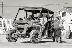 holbox quintana roo mexico 2021 buggy car carrito de golf carros muddy street village holbox mexico. foto