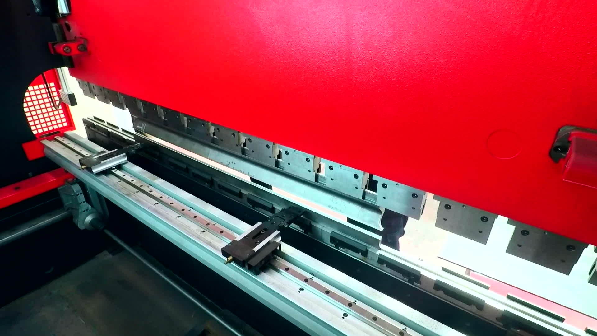 Profile Frame Twisting Machine. Aluminum bending machine. Industrial