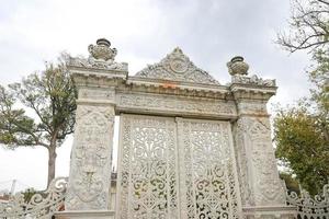 Palacio de Kucuksu en la ciudad de Estambul, Turquía foto