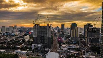 una vista aerea de la ciudad foto