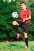 mujer futbolista en italia foto