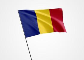 bandera de rumania ondeando alto en el fondo blanco aislado. 10 de mayo día de la independencia de rumania colección de banderas nacionales mundiales colección de banderas nacionales mundiales foto