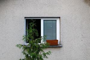 pequeña ventana en la gran ciudad foto