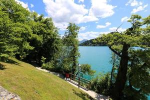 hermosas orillas del lago bled en eslovenia foto