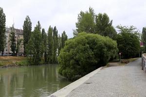 Full-flowing Danube in the Austrian capital Vienna photo