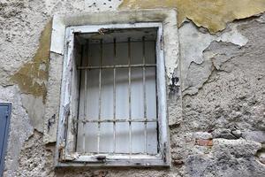 pequeña ventana en la gran ciudad foto