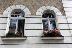 pequeña ventana en la gran ciudad foto