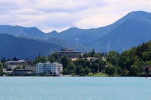 hermosas orillas del lago bled en eslovenia foto