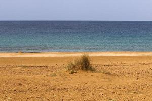 costa mediterránea en el norte de israel foto