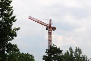 trabajo y herramientas de trabajo en el sitio de construcción foto