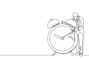 hombre de negocios, gerente o empleado de dibujo de una sola línea de pie y abrazando un gran reloj. concepto de gestión del tiempo. hora, reloj, hora de trabajar. ilustración de vector gráfico de diseño de dibujo de línea continua