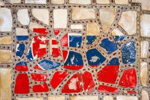 bandera nacional de eslovaquia sobre fondo de pared de piedra. bandera de bandera sobre fondo de textura de piedra. foto