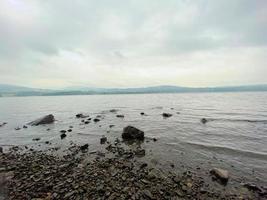 una vista del lago windermere en el distrito de los lagos foto