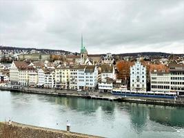 una vista de zurich en suiza foto