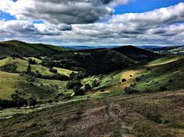 una vista de las colinas caradoc en shropshire foto