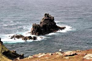 una vista del mar en lands end en cornwall foto