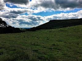 una vista de las colinas caradoc en shropshire foto