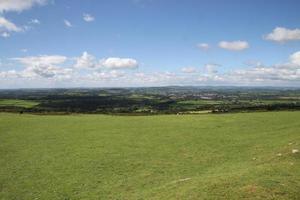 una vista del parque nacional de dartmoor en devon desde la cumbre foto