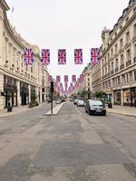 londres en el reino unido en junio de 2022. una vista de regents street durante las celebraciones del jubileo de platino foto