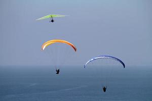 parapente cerca de la jolla, san diego, california foto