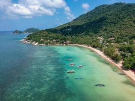 Vista aérea de la playa de Sairee, isla de actualidad de Koh Tao, Tailandia foto