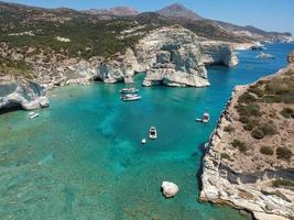 cala kleftiko, isla de milos, grecia. foto