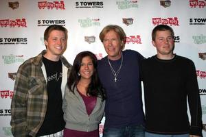 los angeles, 22 de noviembre - hijo harrison wagner, hija kelly, jack wagner, hijo peter wagner en el concierto del desfile de navidad de hollywood 2011 en universal citywalk el 22 de noviembre de 2011 en los angeles, ca foto