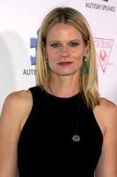 los angeles, 24 de octubre - joelle carter en el blue jean ball en beneficio del autismo habla en el boulevard 3 el 24 de octubre de 2013 en los angeles, ca foto