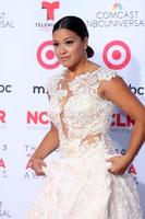 los angeles, sep 27 - gina rodriguez at the 2013 alma awards, llegadas al auditorio cívico de pasadena el 27 de septiembre de 2013 en pasadena, ca foto