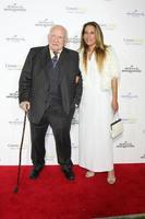 los angeles, 8 de enero - ed asner, liza asner en la fiesta hallmark tca en una casa de torneos el 8 de enero de 2014 en pasadena, ca foto