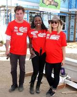 LOS ANGELES, OCT 25 -  Jeremy Allen White, Shanola Hampton, Kristen Bell at the Habitat for Humanity build by Showtime s House of Lies and Shameless at Magnolia Blvd on October 25, 2014 in Lynwood, CA photo