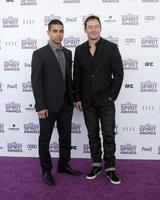 los angeles, 25 de febrero - wilmer valderrama, jason issacs llega a los premios de espíritu independiente de cine 2012 en la playa el 25 de febrero de 2012 en santa monica, ca foto