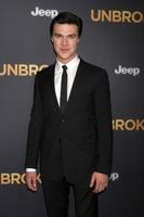 los angeles, 15 de diciembre - finn wittrock at the unbroken, estreno de los angeles en el dolby theater el 15 de diciembre de 2014 en los angeles, ca foto