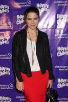 los angeles, 13 de enero - sophia bush llega a la hilaridad para beneficio de caridad en vibiana el 13 de enero de 2012 en los angeles, ca foto