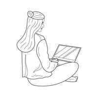 mujer joven que se relaja usando una computadora portátil en estilo de dibujo de línea de boceto. linda chica sonriente mirando la pantalla del portátil. ilustración vectorial dibujada a mano aislada sobre fondo blanco vector